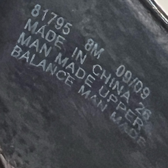 Clarks, shiny black bootie shoe 8M - Picture 5 of 6